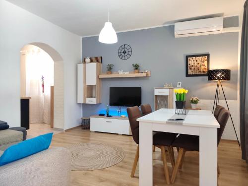 Apartment Dora
