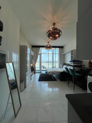 Luxury Living Studio in BAYZ by Danube