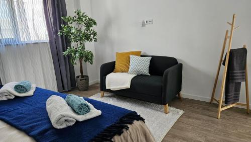 Esmeralda II - stylish with pool, private parking, AC, Wi-fi, top location, in Olhão