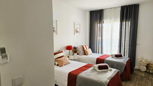 Esmeralda II - stylish with pool, private parking, AC, Wi-fi, top location, in Olhão