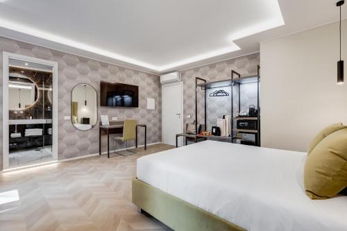 Glam44 Private Suites by Premium Suites Collection