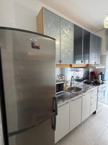 Sunny 1-Bedroom Apt 10 Min Walk to Acropolis