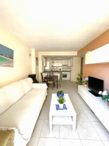 Apartamento con Terraza y Piscina a 600m de la Playa en Jávea