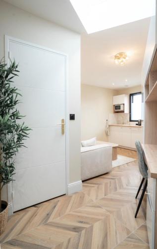 Studio Smart & Chic
