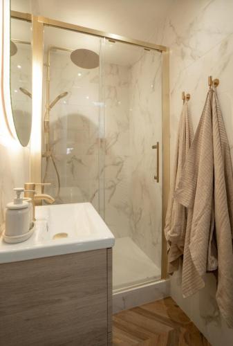 Studio Smart & Chic
