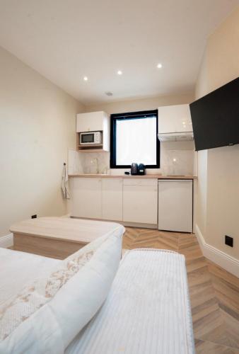 Studio Smart & Chic