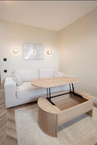 Studio Smart & Chic