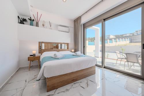Elmar Bay Villa, Beachfront Luxury Escape with Private pool