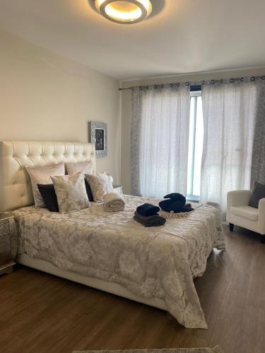 Madeira Mar - Seaview- Top Floor Apartment with Rooftop Pool