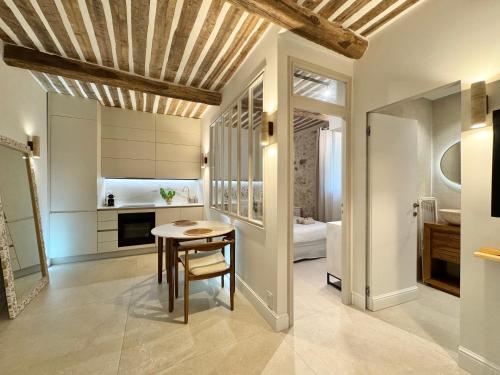 Luxe et Charme sur les Remparts du Vieil Antibes