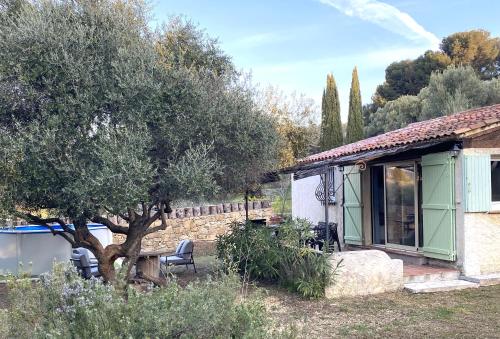 Foto Petite maison sous les oliviers à Sanary 1