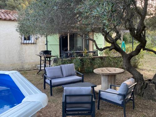 Foto Petite maison sous les oliviers à Sanary 2