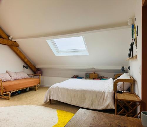Spacious Family Home Walk to Beach Sleeps 10