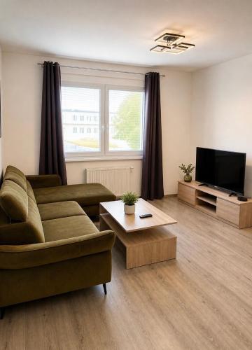 Apartmán centrum BB s balkónom a parkovaním
