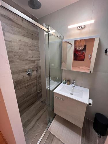 Safari Lux Studio SKG Newly Renovated