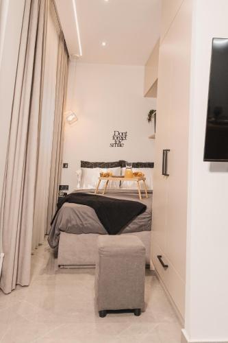TT Luxury Homes I Helios - Sunny Studio with Yard in Kalamaria