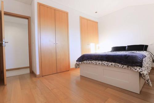 Bright Apartment II