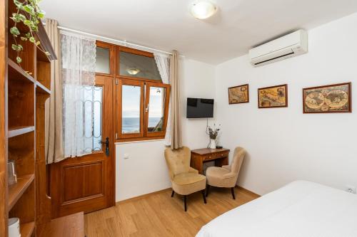 Room over Old town