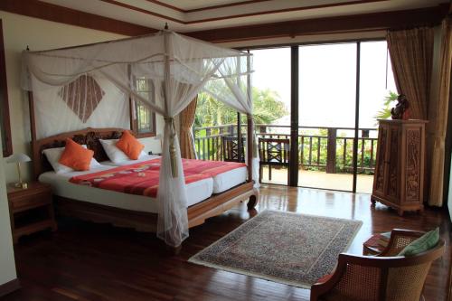 Gallery image of Baan Lom Talay in Choeng Mon Beach