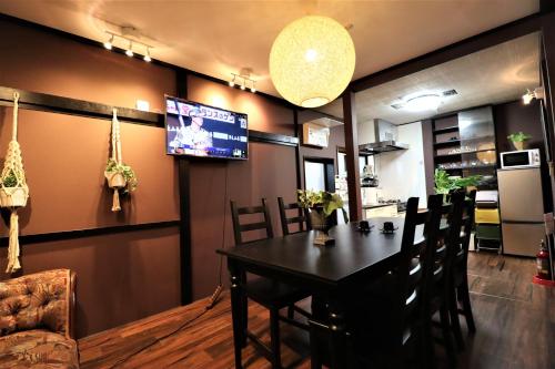 Private Rooftop 4BR Villa for12 - 4BR-2Bath-3Toilet-3min Stn
