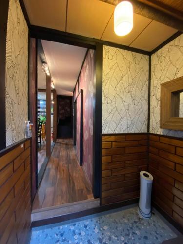 Private Rooftop 4BR Villa for12 - 4BR-2Bath-3Toilet-3min Stn