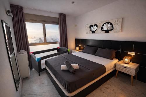 Luxurious 2BR Sea Panoramic View Pool Gym