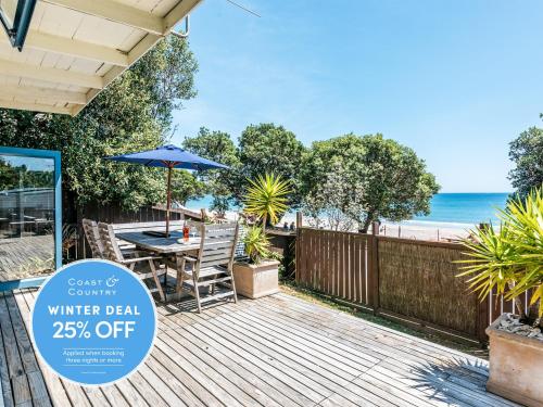 Onetangi Waterfront Bach - Coast & Country