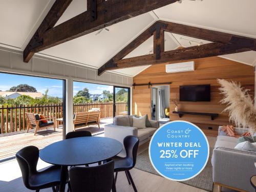 Onetangi Beach Stays Apartment - Coast & Country