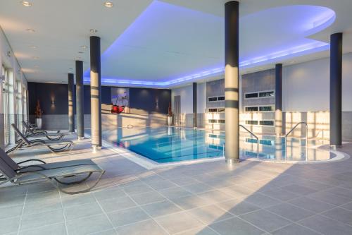 Bazén v ubytování Van der Valk Hotel Berlin Brandenburg nebo v jeho okolí