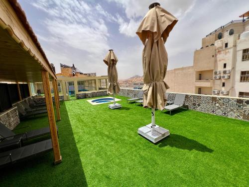 Petra Moon Hotel — Swimming pool