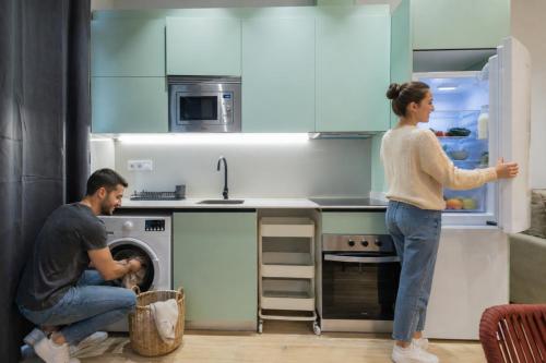 CASA FLORIT - 4 Guests with AC and WiFi near Sorolla Train Station