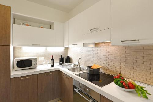 Santiago Home with Lake-View Balconies - Happy Rentals