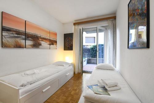 Santiago Home with Lake-View Balconies - Happy Rentals