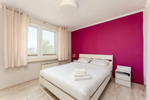 Park Zakrzówek Homely Apartment by BookingHost