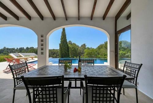 Casa Renata by Aguilarent