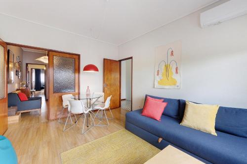 Spacious Bright Ap - no elevator