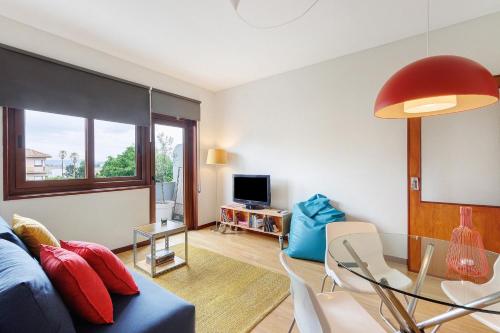 Spacious Bright Ap - no elevator