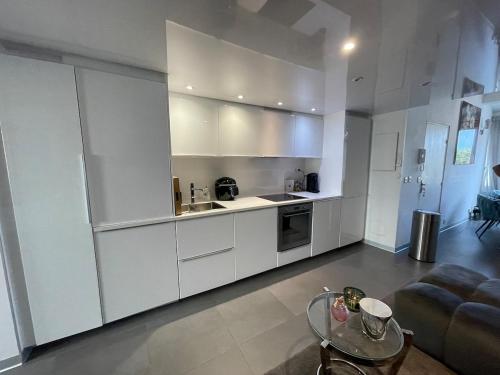 Modern and luxurious two bedroom apartment