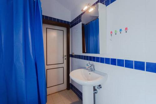 A bathroom at Un Nido Sul Mare