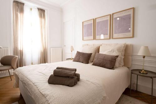 Golden Triangle 3BR Haussmann Champs-Elysees