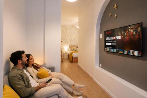 CASA FLORIT - The Maritim Metro Station Suites