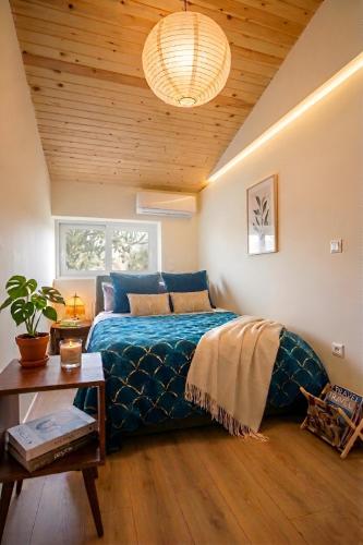 Peach Pine House - Escape Near City, Beach and Athens Airport