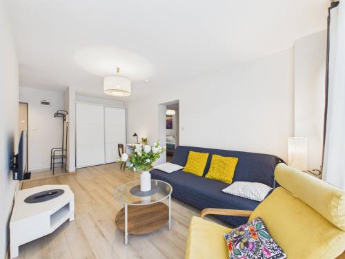 Spacious Apartment Bruna near Pole Mokotowskie by SuperApart