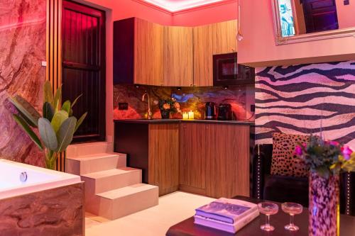 Private spa cinema free parking