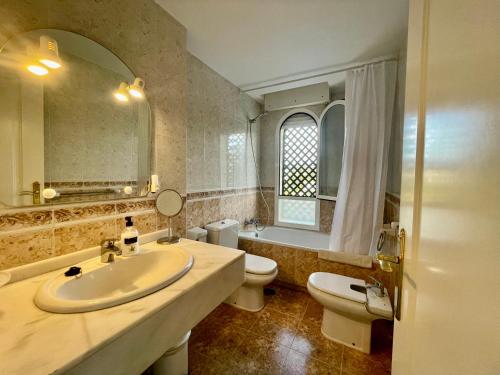 Moderno Apartamento con terraza y vista al mar a 5 min Pto. Banús