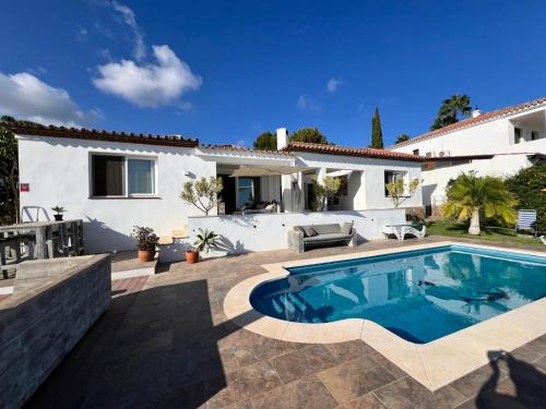 Boho-style villa in a quiet cul-de-sac
