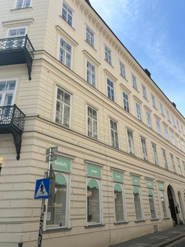 Loft Apartments Rathaus by ALPAMI