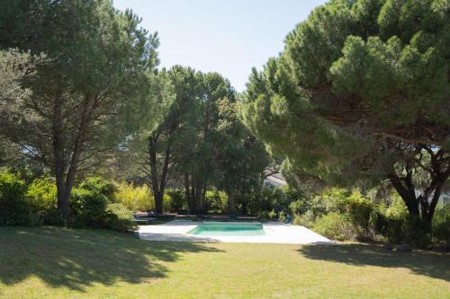 Villa d'architecte 350m carrés bord de forêt 10mn des plages