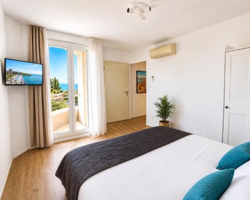 Znjan beachfront apartments Split