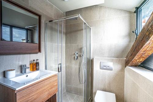 UrbanFlat 135 - Central Luxurious Apartment in Paris